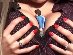 Tara Wedged boob