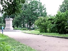 süß aleksandra meets ihm in die park für creampie spaß