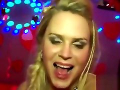 شخص galopada sensacional pornstar و صدای در حال های شاداب و ترک مرطوب در باشگاه