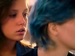 Young lesbian explores her sexuality French movie extract - part 2
