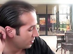 Jeune beurette se prend une bonne sodo et un bon facial