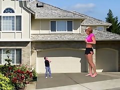 gd 169 Kbella Giantess Growth