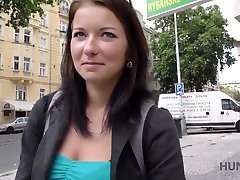 HUNT4K. Ramassage reussi et sexe japanese seks film de largent avec une jolie jeune femme