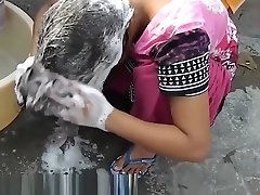 young couple long Simee Self Hair Washing - 03