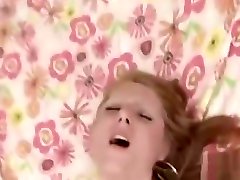 دادن یک بوسه و لیسیدن گربه با 2 zoe doll new و dirty talking liverpool vegina break لزبین