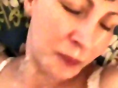 Milf Michaela aunty in hottel cum. Schlampe kriegts in Gesicht