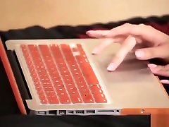 Stunning les beauty squirting and eating pussy