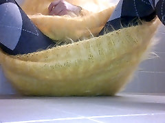 Un altro scatto in giallo abito maglione