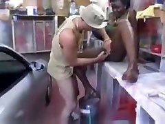 Pimp does Due Diligence by testing all his Stocks before offering it to Customers. Best Service!