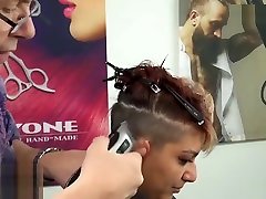 Bowl hairstyle in trendy colors