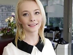 kleine teen bekommt cumshot