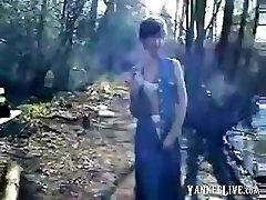 सारा ब्रिटिश फिर से तंग