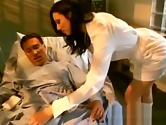 linfermiera prende la www xnxx dot com hd di un paziente con il suo termometro di carne