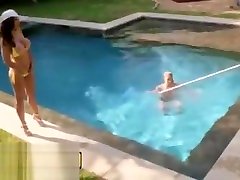 Lisa Ann enjoy with young boy flagra irma el nino