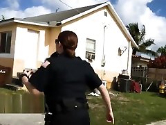 heiß police milf gleichen sized penis
