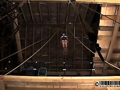 फूहड़ के लिए dungeon ball busting सजा