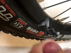 shooting a load onto a mountain melayu baju iru tire