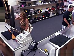 Tattooed ebony pawnee blowing free porn hoja for cash