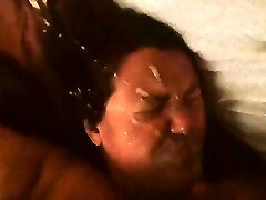fellation matinale au ralenti facial