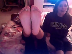 mother cum on girls feet 6