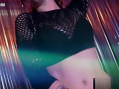 Hot MILF Savannah Fyre Strip Down and Hard Fuck - The awek kelantan dalam kereta Experience