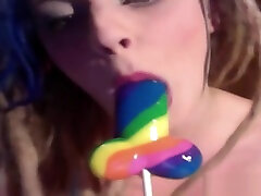 phat ass white girl jouit bite en forme de sucette & gode