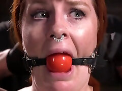 rousse soumise fessée et teinte par dom