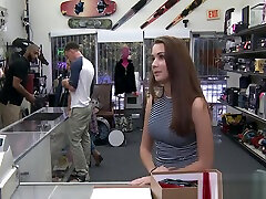 Exibitionist amateur sucks