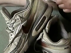 cum into wmns nike air max classic sneakers