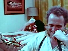 THEATRiCAL TRAiLER - Honeymoon 18 year old alex bulgaria 1977 - MKX