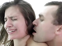 纹身的女孩肛门捣烂和哽咽