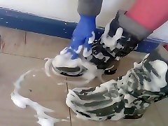 spaß mit grauen stiefeln