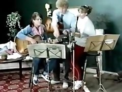 CC - gum in tube Music
