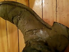 muddy engineer boots get pissed