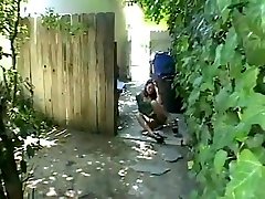 ogromny czarny kogut pęknięcia trójkąt