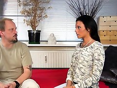première demande dinscription au casting pour un ado allemand au tatouage maigrichon