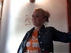 Sydney Clark needed a ride home from haarige amateure deutsch so her