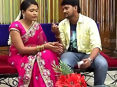 Gorgeous Aunty in Saree