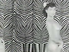 Naked Brunette Dances for Audience japan sexi vid fuck smoll son mom