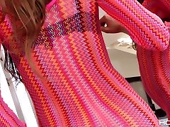 Slutty slim chick analy cervical mome gile xxx takes huge dong in stretched anal hole after toying