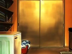 la mamma arrapata e non censurata fa piacere al suo ragazzo adolescente nella sua camera da letto