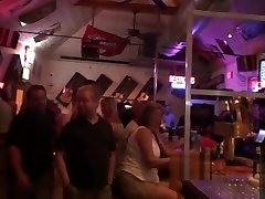 bike week hotties in einem frechen wettbewerb riesigen titten r1