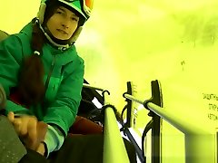 hotly sucked a dick snowboarder in the woods in the frost. sperm on face