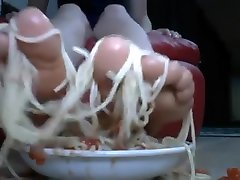 noodles feet