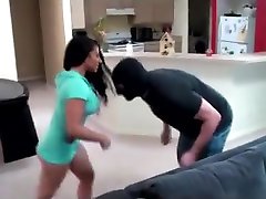 einbrecher ballbusting
