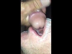 让我的鸡鸡吸和feeding养我的cocksucker我暨