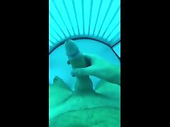 sunbed hot wank! cock rock hard! man loves to wank