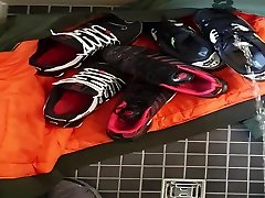 pussy lick tied airmax tn bomber get pissed 1