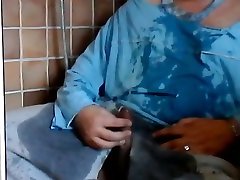 pissing shortly on my sweatpants