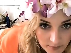 celebrità spogliarello compilazione